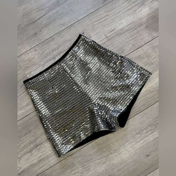 RARE ZARA TRINNY SILVER TRIANGLE METALLIC EFFECT SEQUIN SPARKLY SHORTS  Size XS - Picture 5 of 12